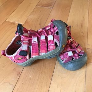 Keen sandals, toddler size 8